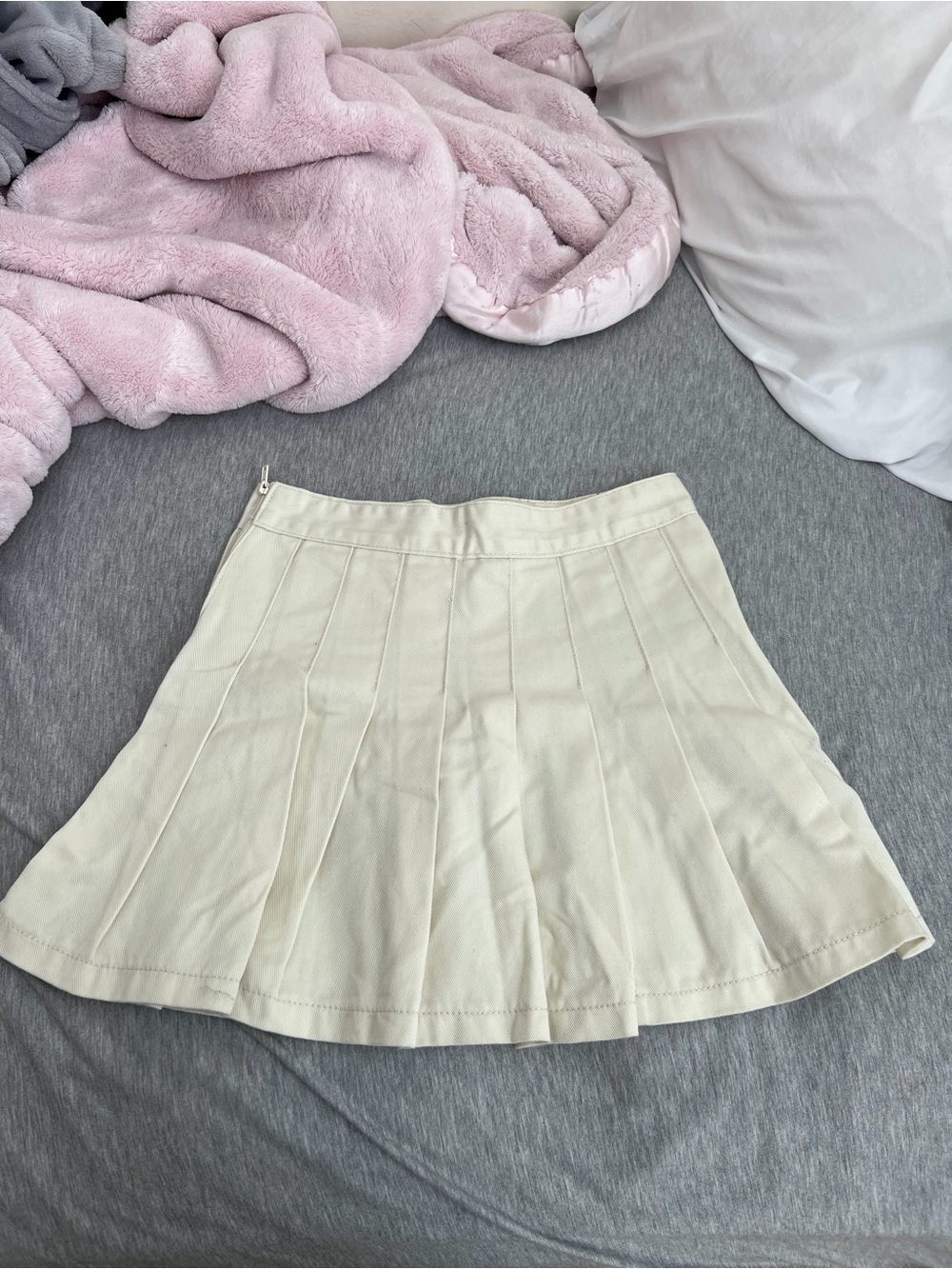 Brandy Melville Cream Pleated Mini Skirt
